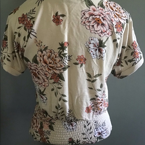 Suzy Shier floral top - Picture 7 of 7
